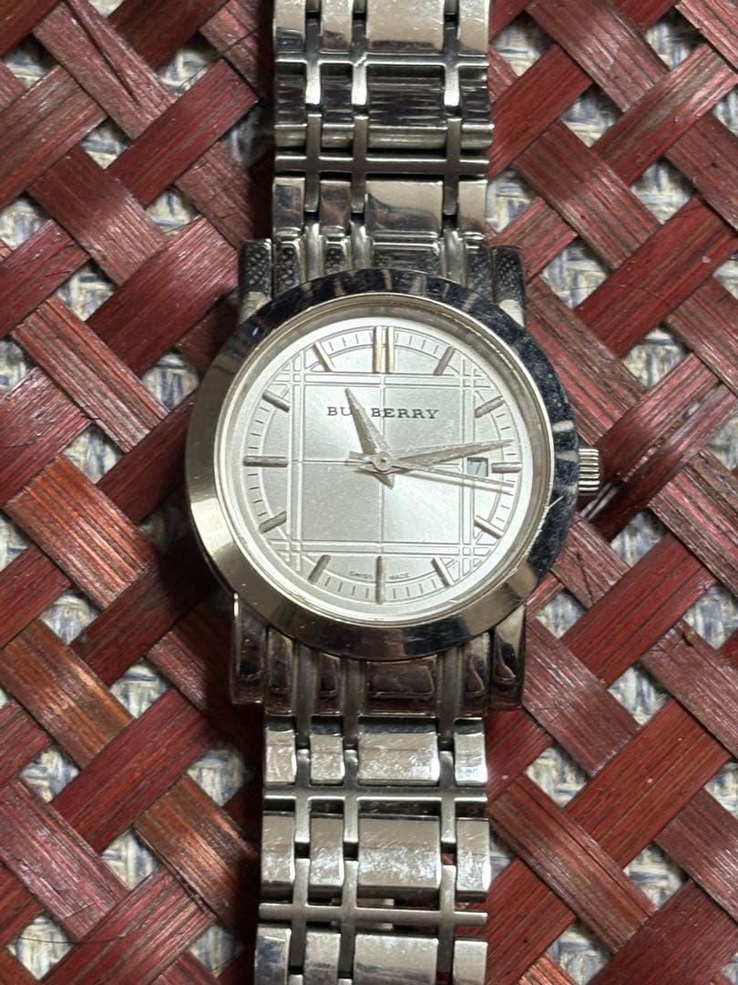 BURBERRY チェック　シルバー 時計