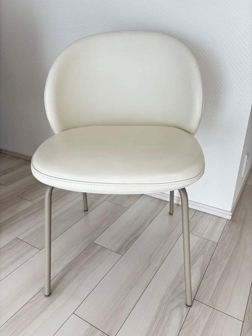 BoConceptボーコンセプト　ダイニングチェア　バニラホワイト　椅子