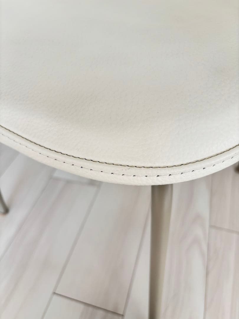 BoConceptボーコンセプト　ダイニングチェア　バニラホワイト　椅子