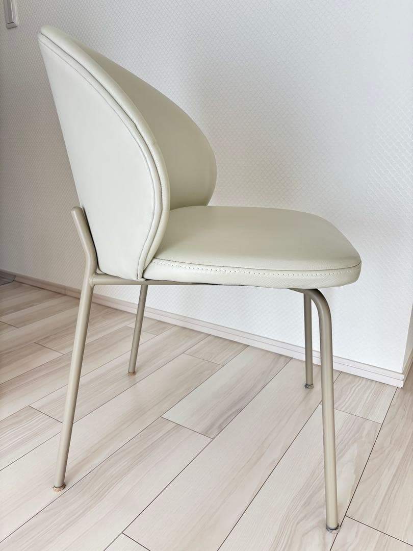 BoConceptボーコンセプト　ダイニングチェア　バニラホワイト　椅子