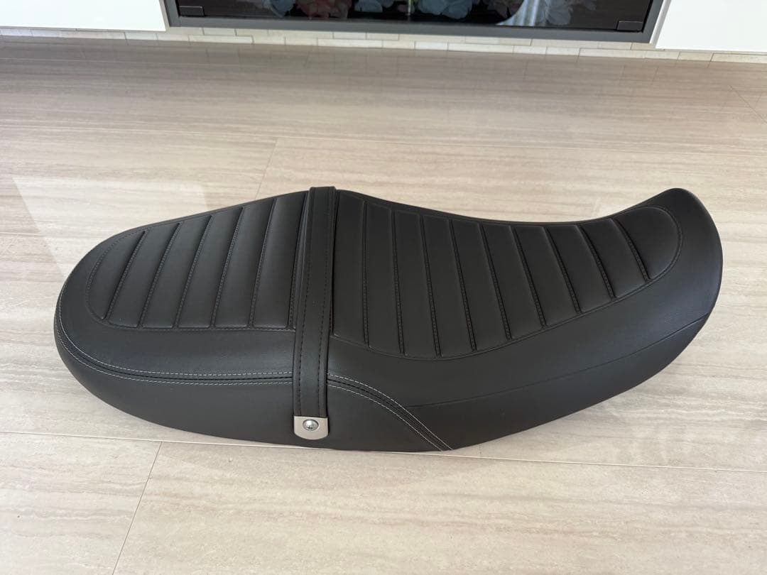 2025年z900rs se純正シート