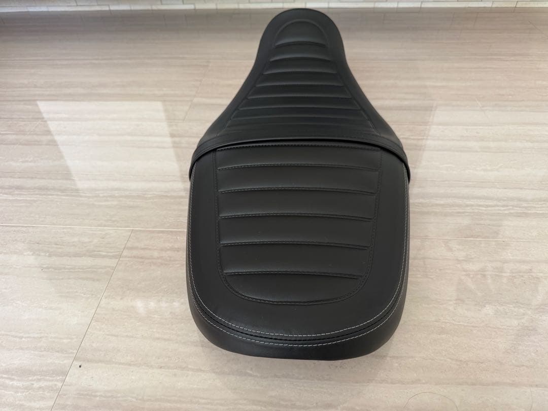 2025年z900rs se純正シート