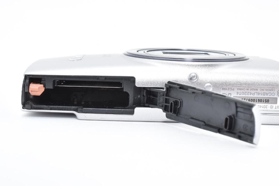 キヤノン CANON IXY640 コンパクトデジタルカメラ シルバー