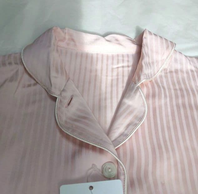 新品タグ付き 高級 睡眠科学 パジャマ ルームウェア サテン ストライプ M