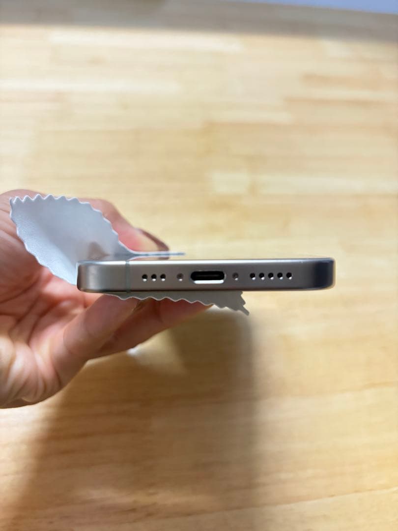 iPhone15pro 256gb ナチュラルチタニウム　おまけ付