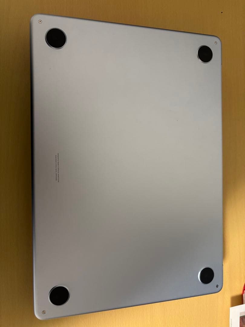 新品近い Apple MacBook Air (M4, 16GB, 256GB)