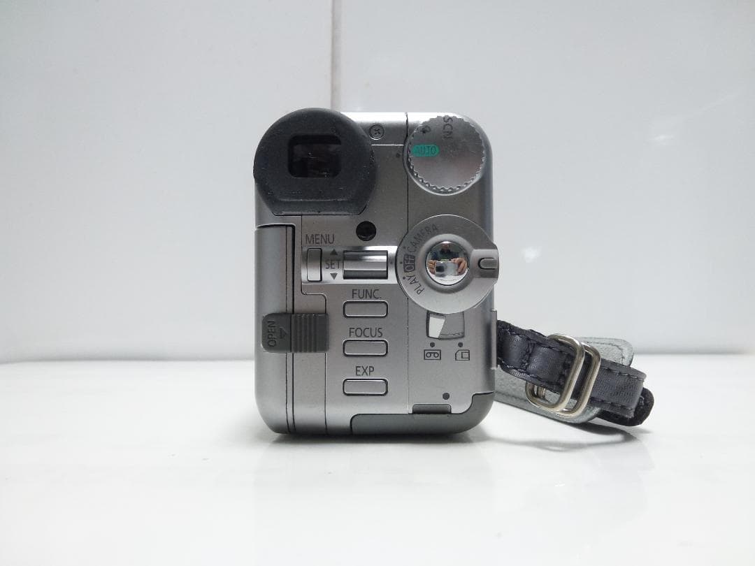 希少　動作品　キャノンビデオカメラ　DM-IXY DV S1　Mini DV