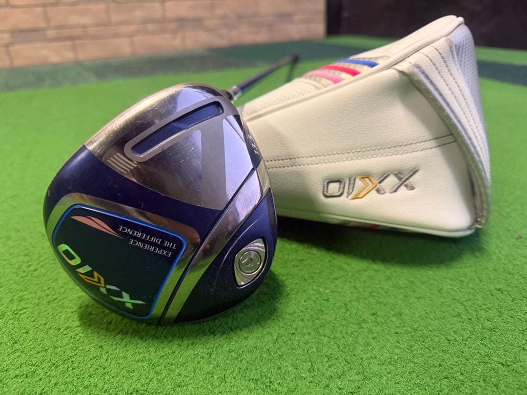 ゼクシオ レディス ドライバー 13.5 Ｌ　純正ヘッドカバー付き