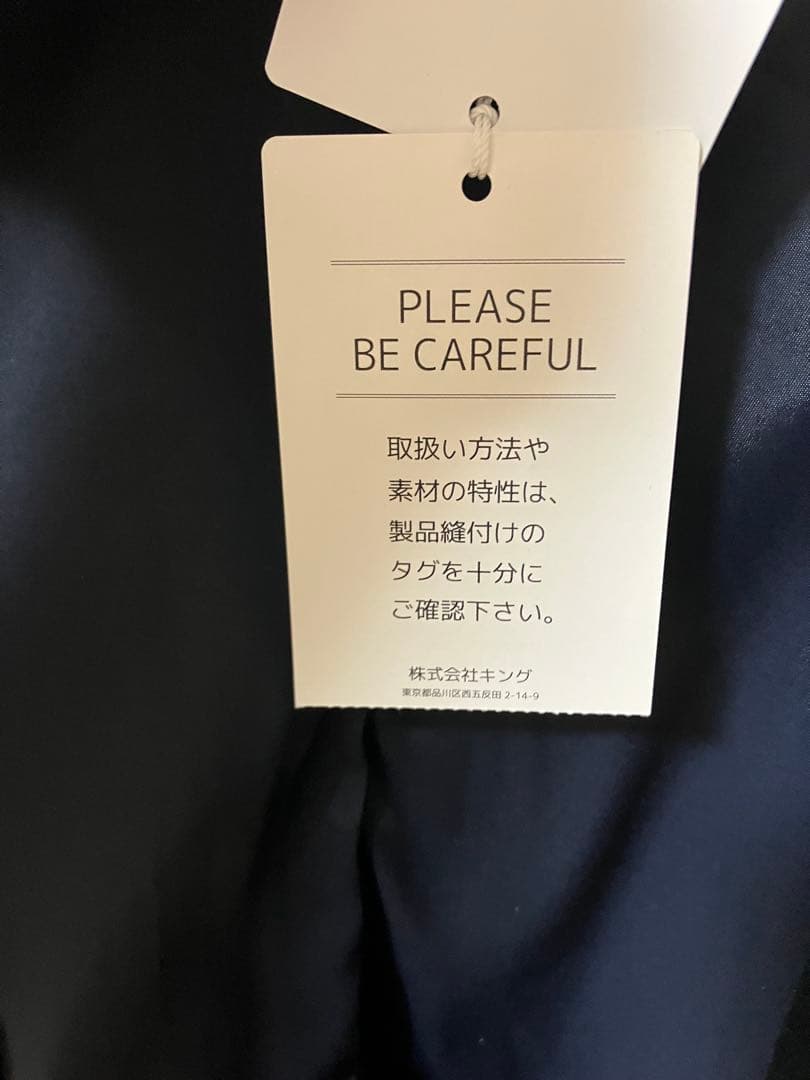 ピノーレ　フード付きダークネイビーダウンジャケット