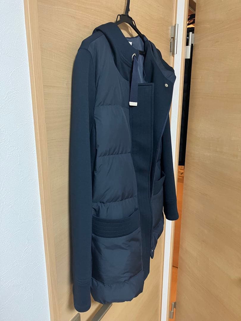 ピノーレ　フード付きダークネイビーダウンジャケット