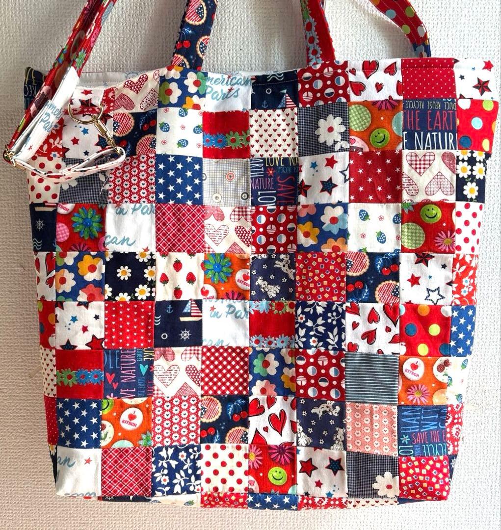 レトロパッチワークトートバッグ4点 ショルダー紐、ポーチ、ペットボトルカバー付き