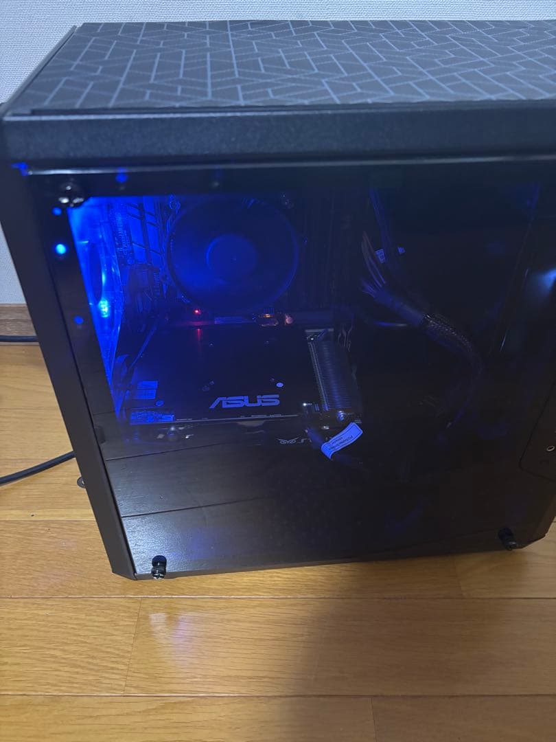 週末値下げ！うっすら青光り！自作ゲーミングPC！新品M.2SSDで快適です！