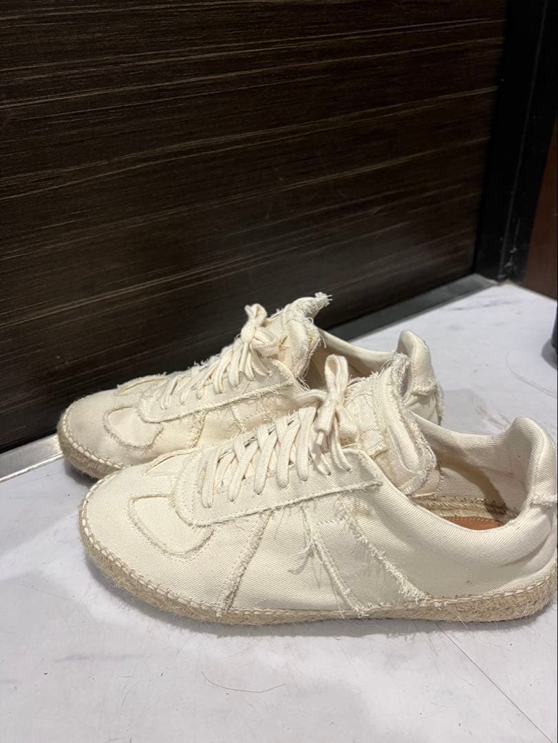 メゾンマルジェラ　ニャース