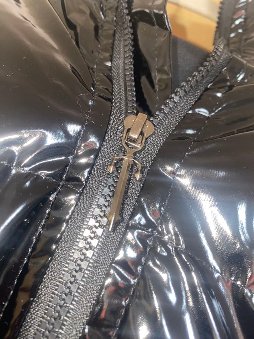 TRAPSTAR 光沢ブラック ダウンジャケット トラップスター