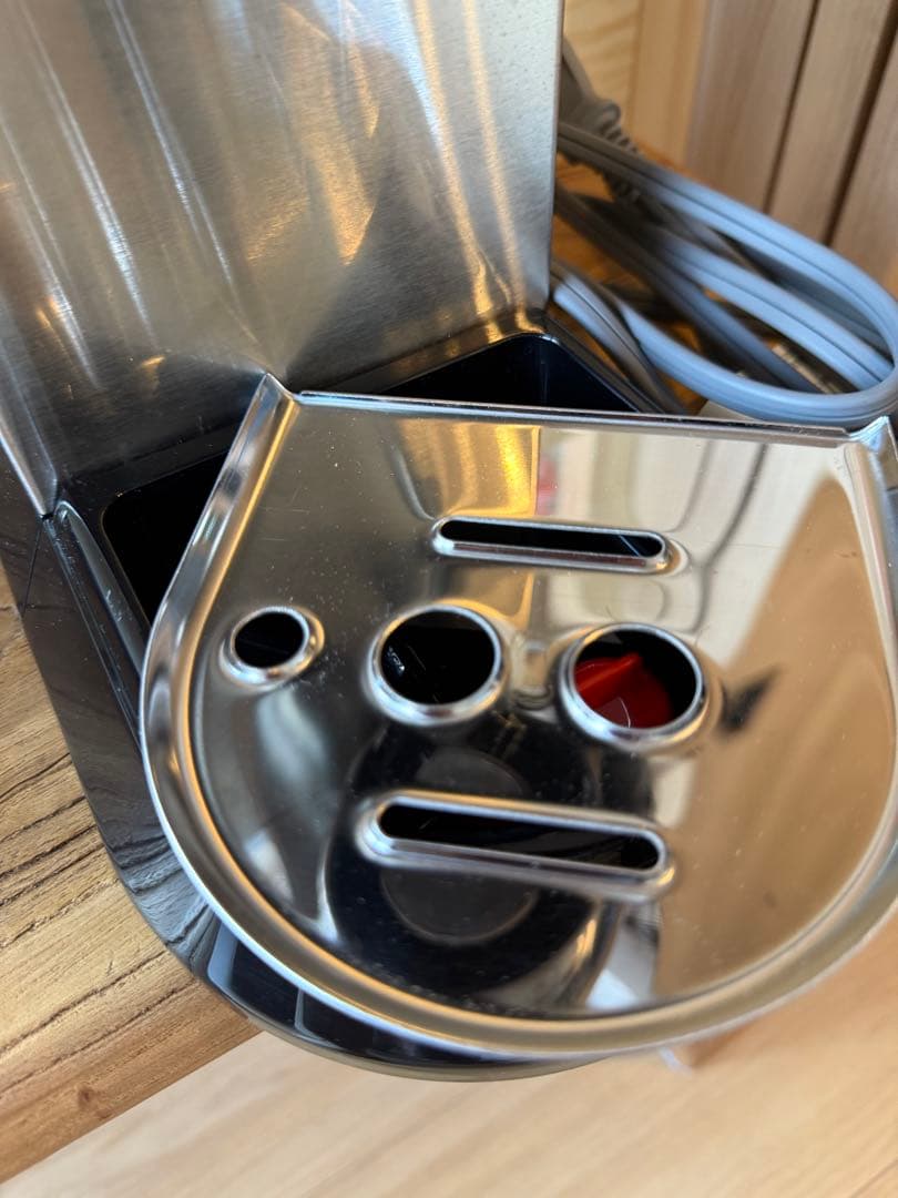 美品　2023年購入　デロンギ デディカ エスプレッソ カプチーノ　コーヒー