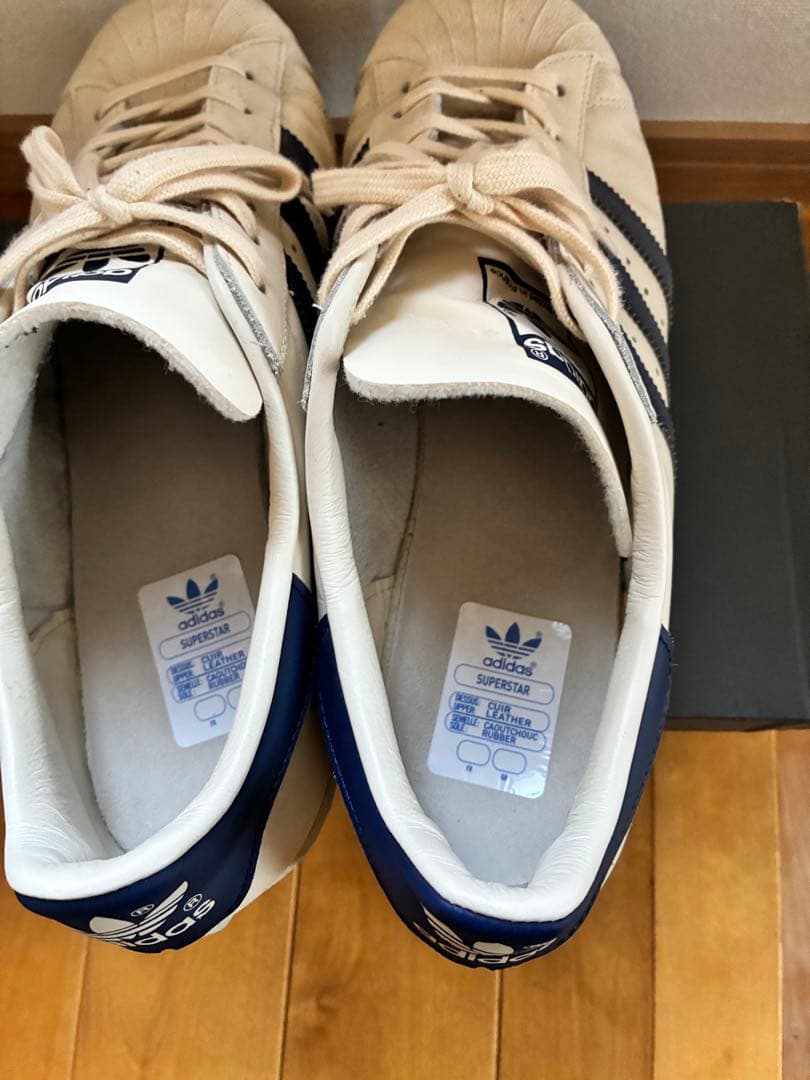 靴 adidas SUPERSTAR 82