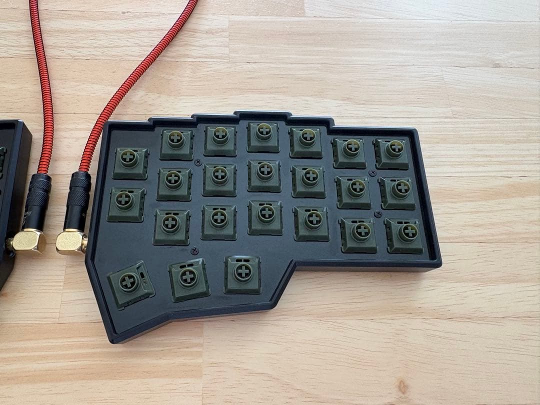 キーボード Corne v4 chocolate + Lofree Ghost