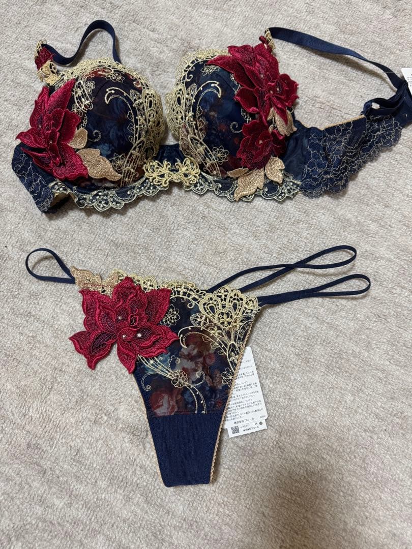 サルート90グループ、KO、F70/ソングM新品タグ付き！