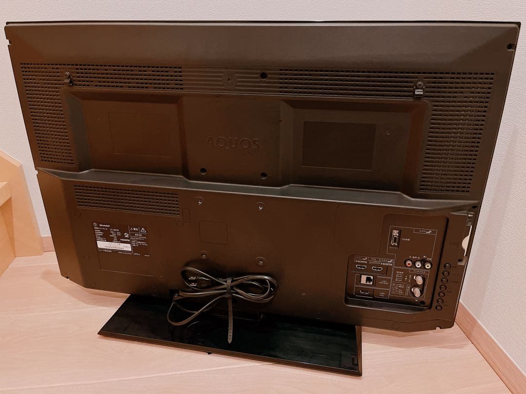 SHARP 32型テレビAQUOS (LC-32H9) 中古品