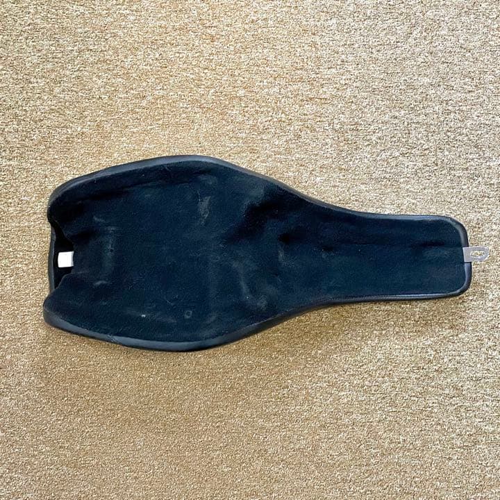 ハーレー純正シート　FXDBI ストリッパーシート