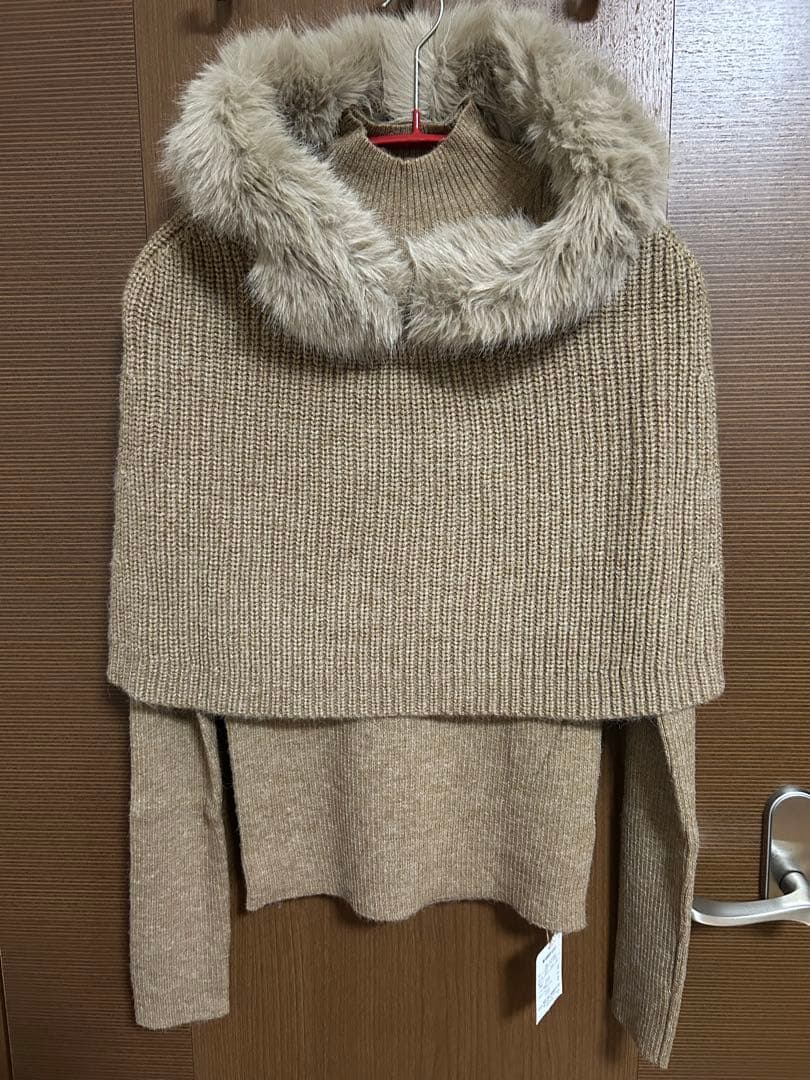 ファー付きニットセーター