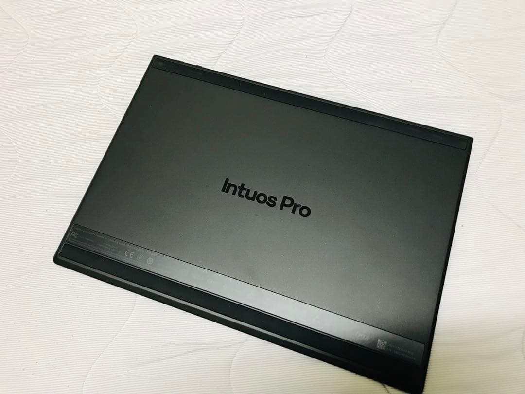 液タブ・ペンタブ Wacom Intuos Pro medium (PTK670K0C)