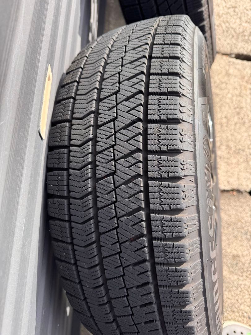 15インチ スタッドレスホイールセット ブリザックVRX2（80ノアヴォクシー）