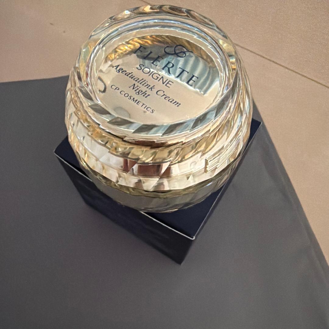 き*ま様 【新品】ソワーニュ　薬用夜用ナイトクリーム