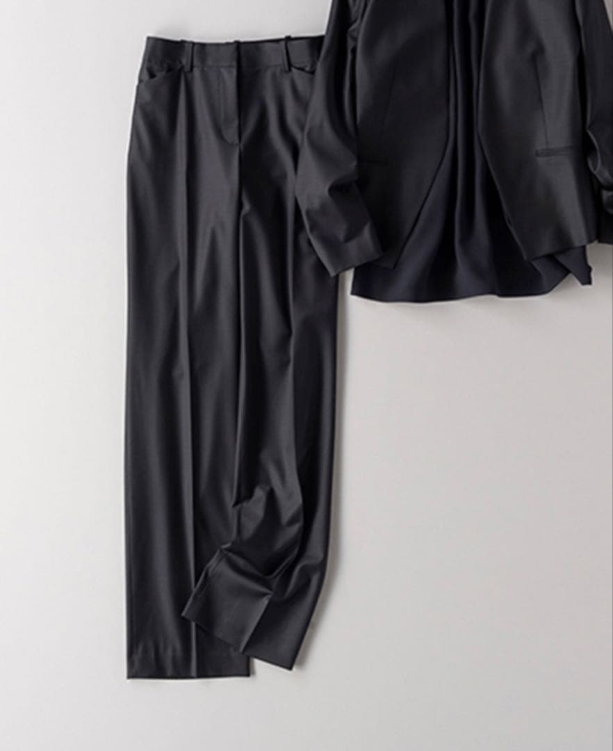 美品　 セオリーリュクス　Executive Collection スーツ