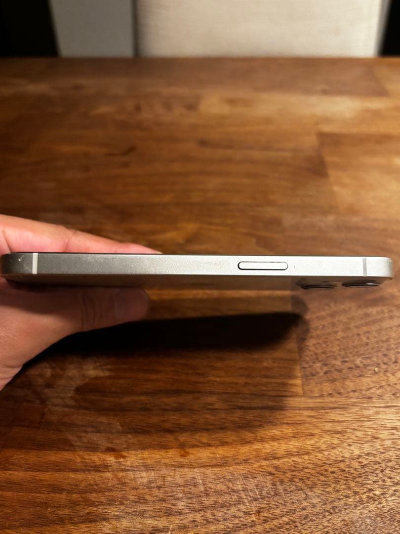 iPhone 13 128GB スターライト SIMフリー バッテリー85％