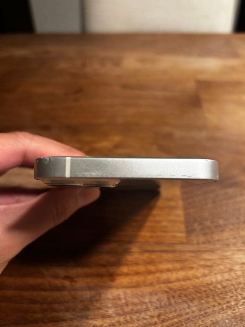 iPhone 13 128GB スターライト SIMフリー バッテリー85％