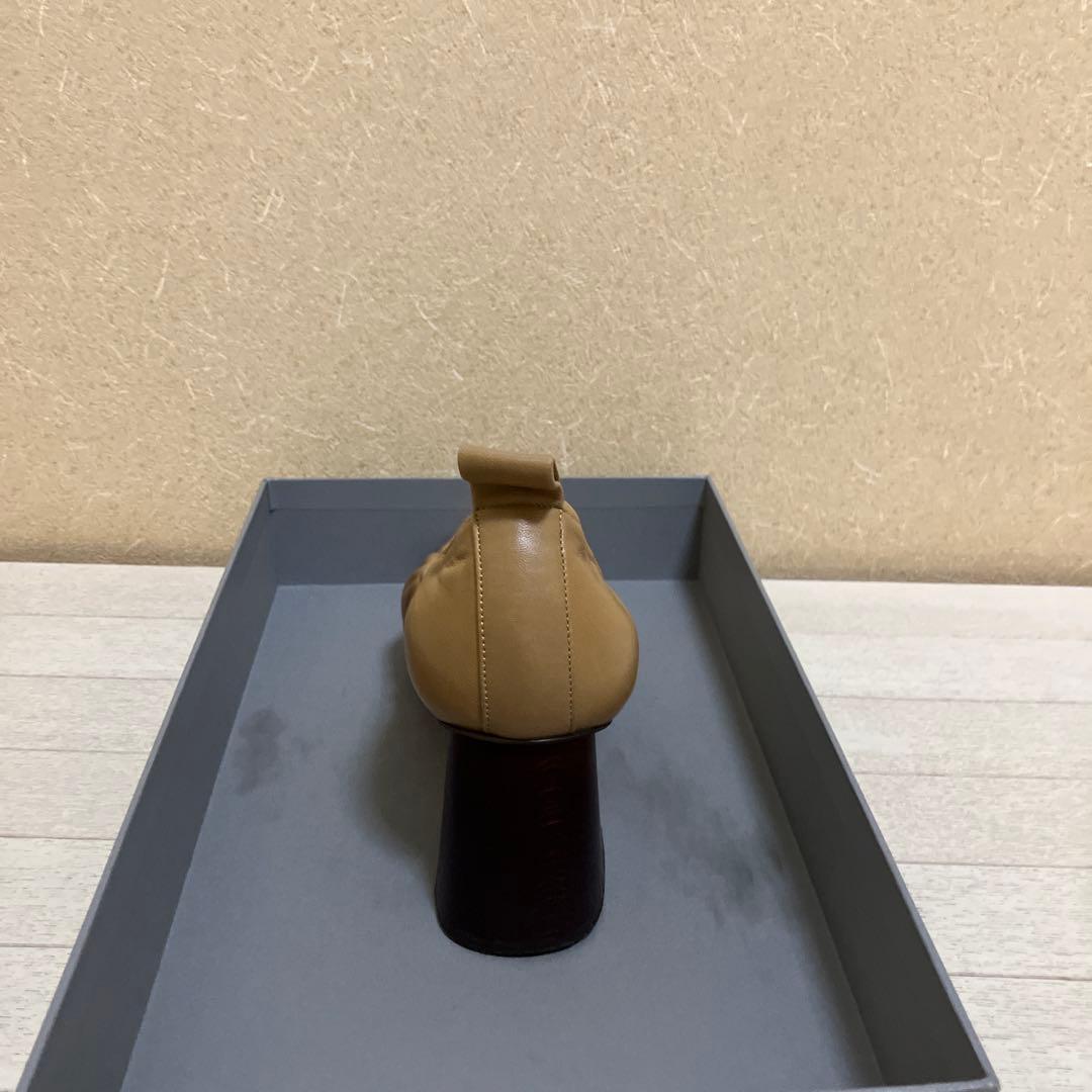 CÉLINE ベージュ レザー パンプス 中ヒール（フィービー期）