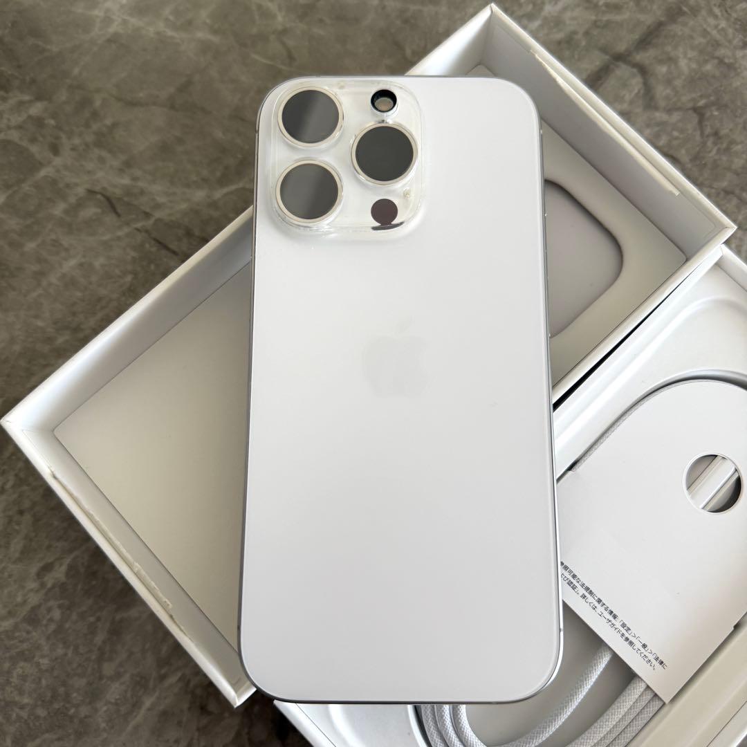 【極美品】iPhone 16 Pro 256GB 限定保証期間内