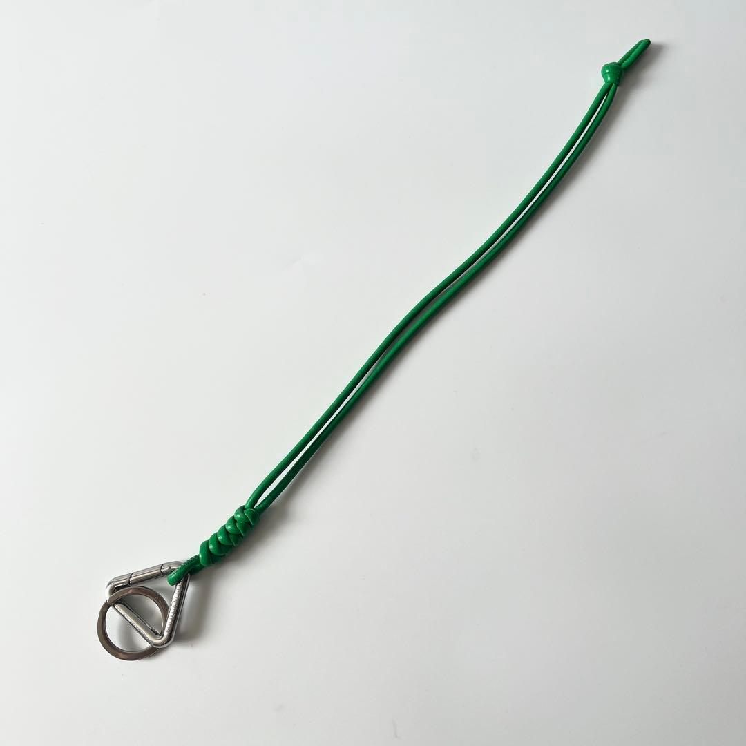 ボッテガヴェネタ　トライアングル　キーリング　ネックストラップ　レザー　グリーン