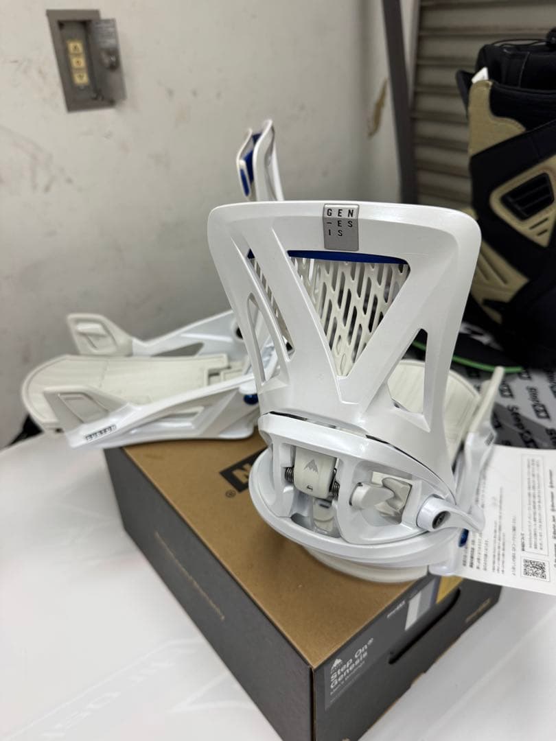25年モデルBurtonステップオン　ジェネシス　Sサイズ