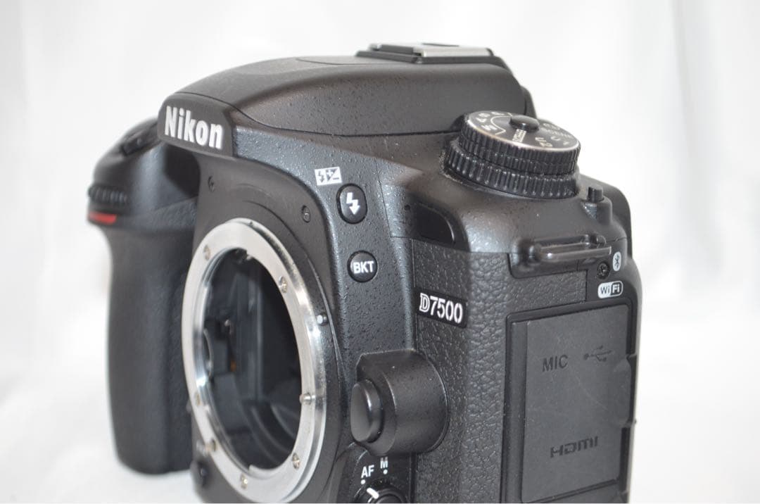 滅多にないシャッター数2000回以下 Nikon D7500☆Wi-Fi搭載