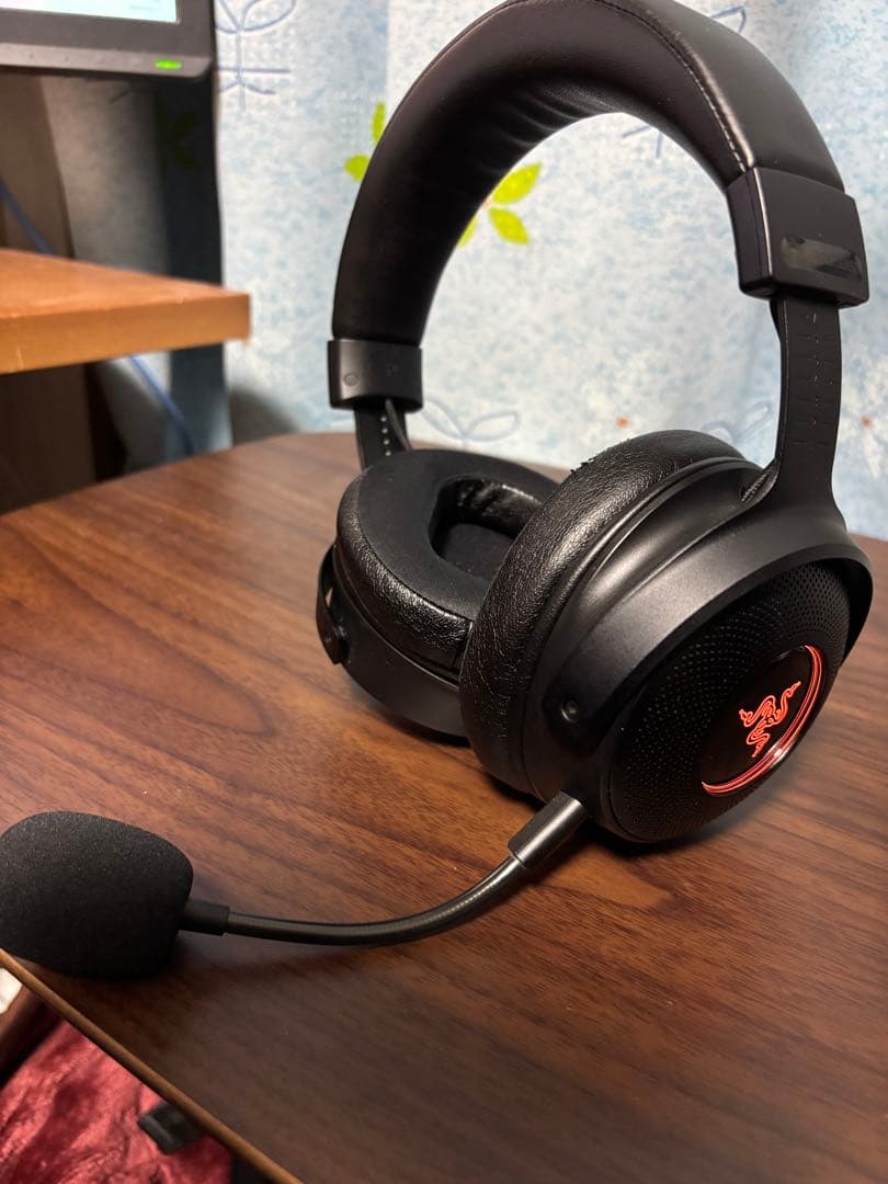 ヘッドホン Razer Kraken v3 PRO