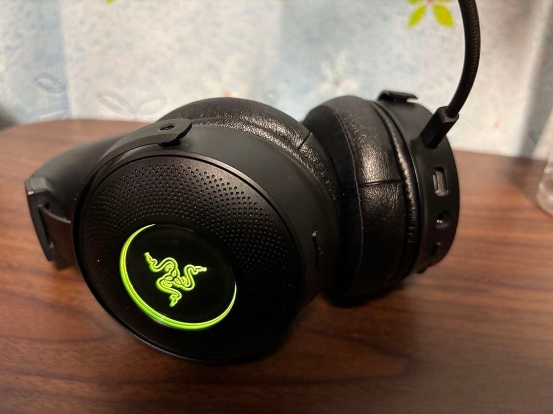 ヘッドホン Razer Kraken v3 PRO