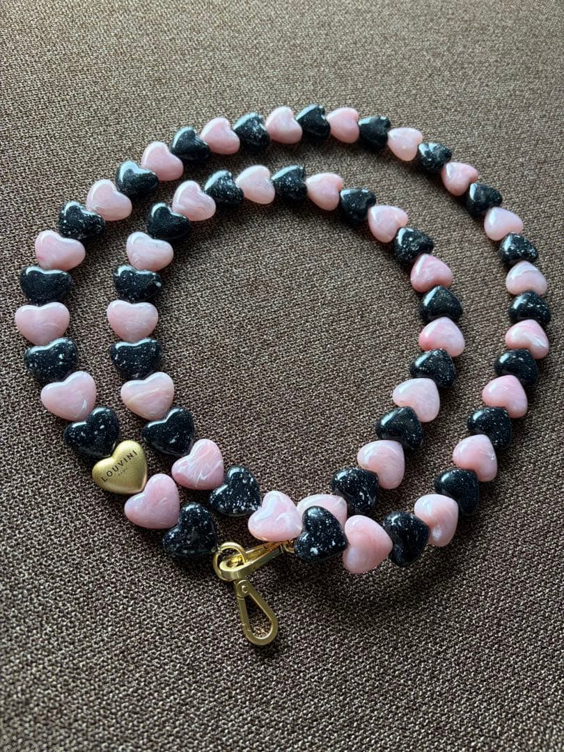 LOUVINI スマートフォンチェーン ブラック・ピンク