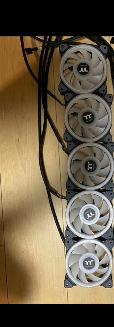 あらま　Thermaltake TT-1225 ファン 5個セット