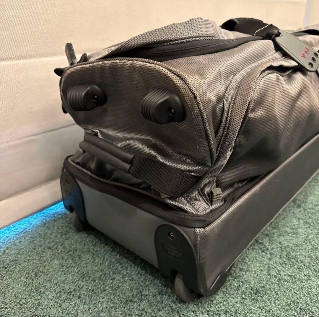 トゥミ TUMI製2輪キャリーケース大