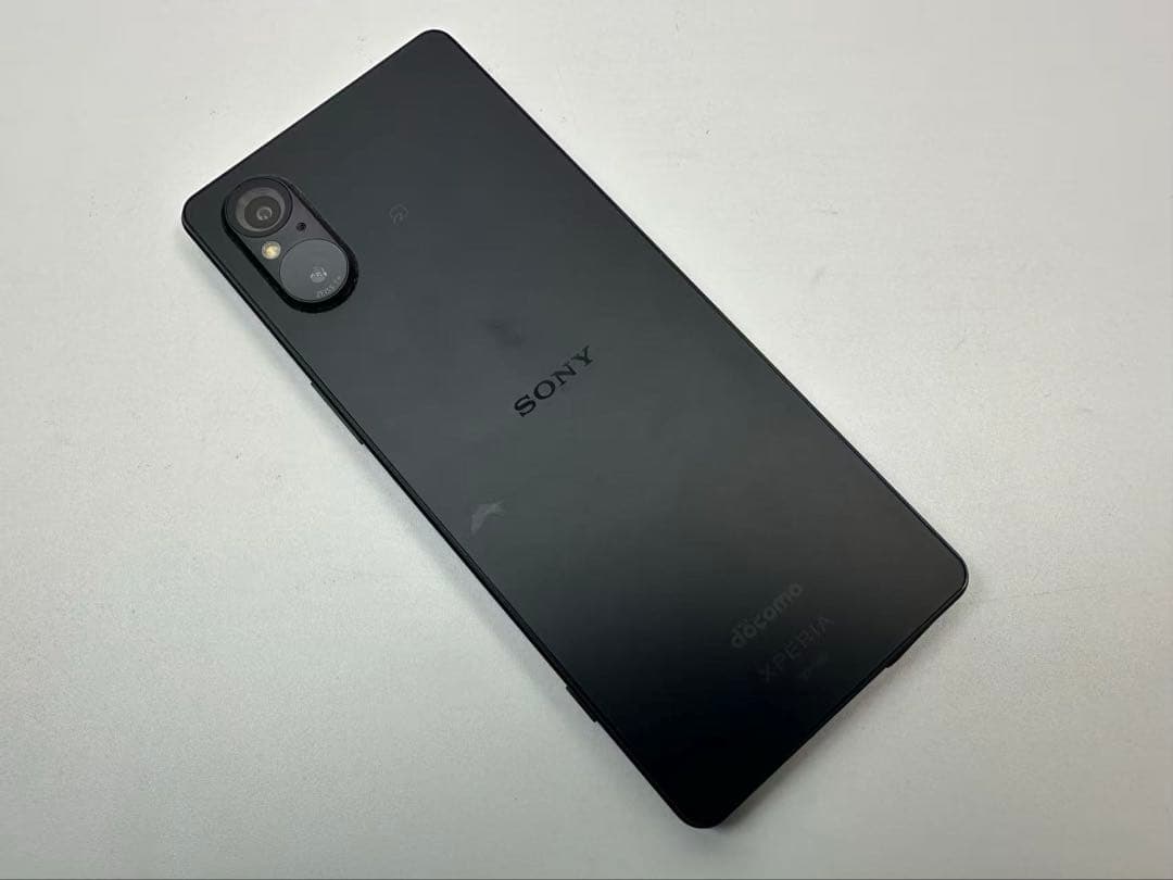 美品 SONY Xperia 5 V docomo ブラック 画面不良なし
