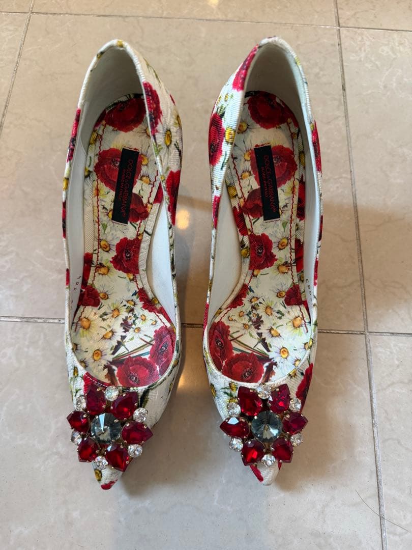 美品ドルガバ　ビジュー付き花柄パンプス　裏張り有り