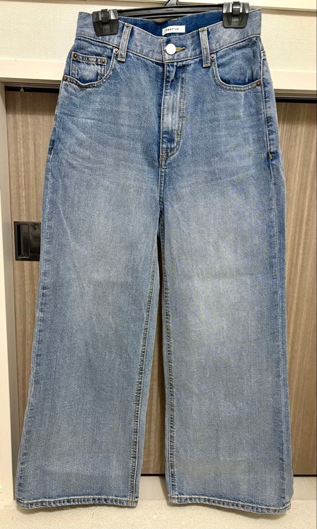 【ほぼ新品】【FRAY I.D】ハイウエストセンタープレスワイドデニムLBLU