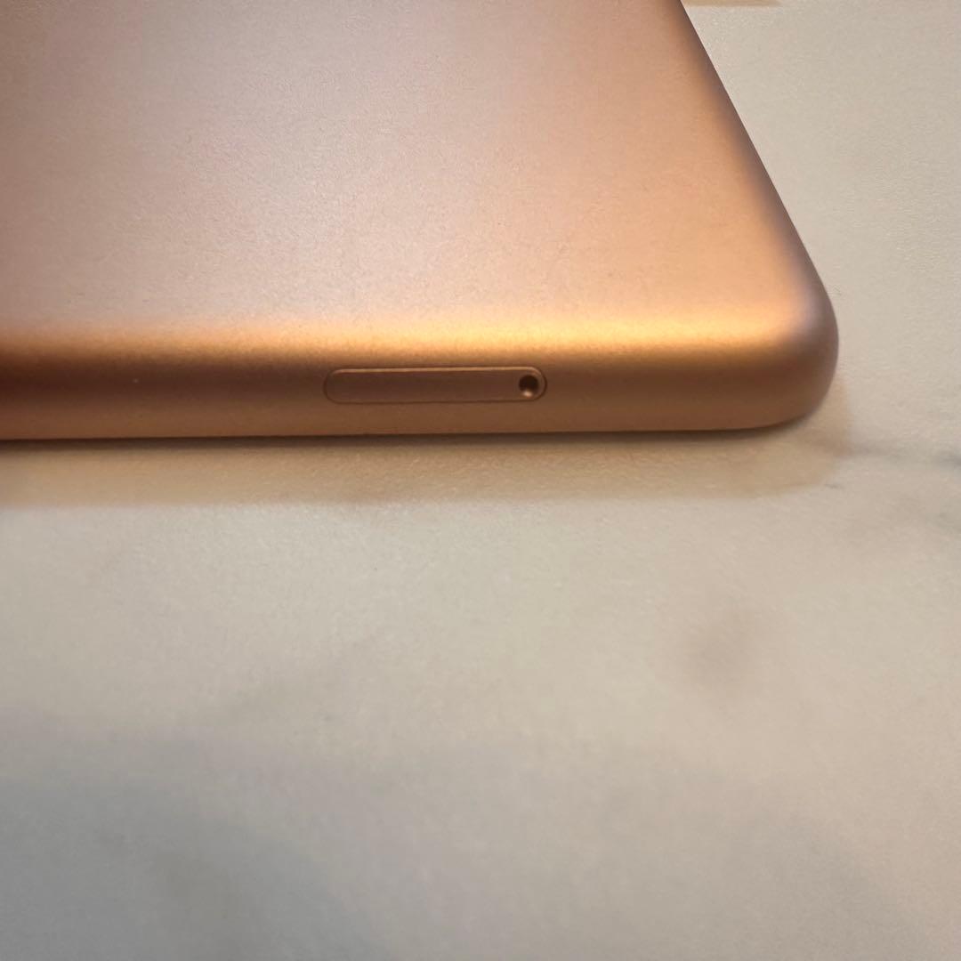 【中古品】iPad(第6世代) 32GB ゴールド