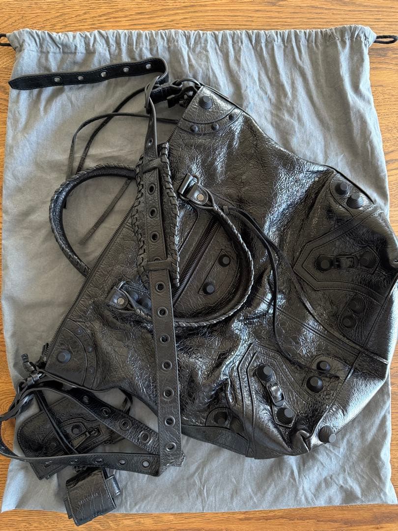 バレンシアガ　ルカーゴ　ショルダーバッグ