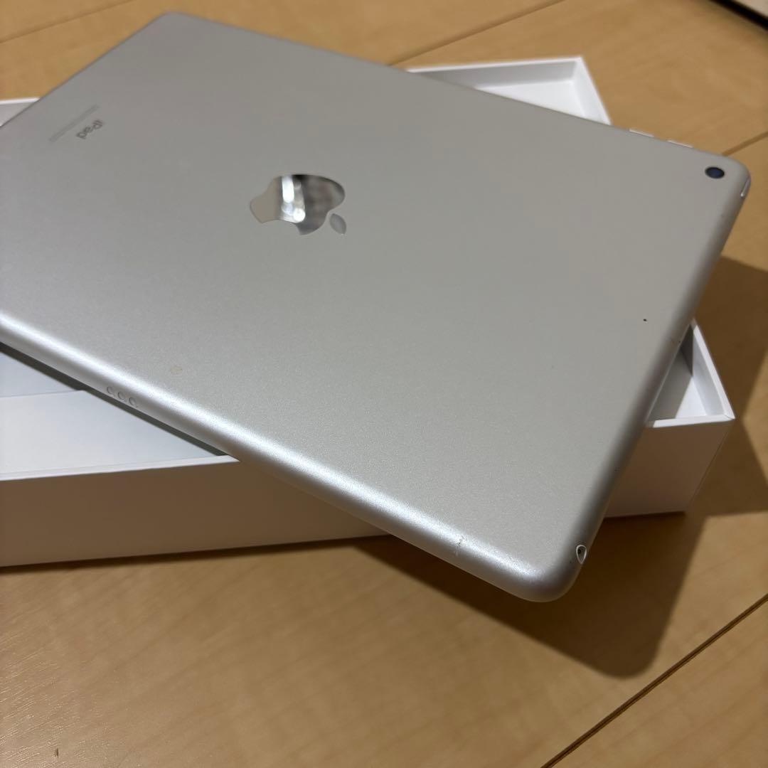 iPad 第8世代 32GB WiFiモデル シルバー