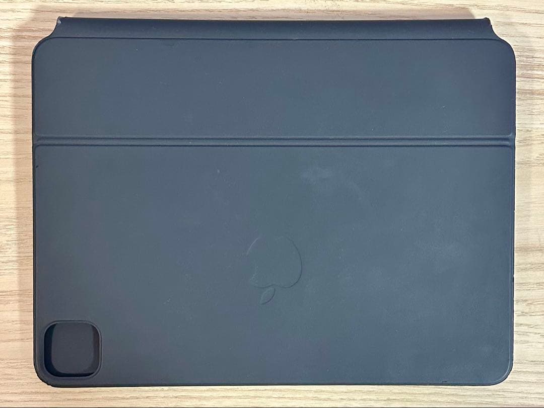 箱有 iPad Pro 11\" 純正 Pencil Magic Keyboard