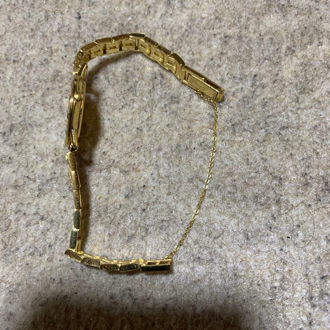 GUCCI ゴールド アナログ時計 金属製バンド