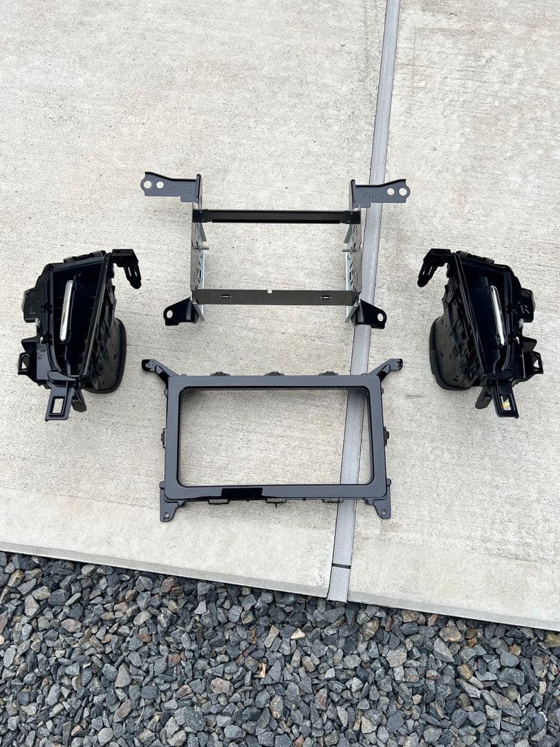 30アルファード/ヴェルファイア 純正ナビ　NSZN-Z66T 取付パネルセット